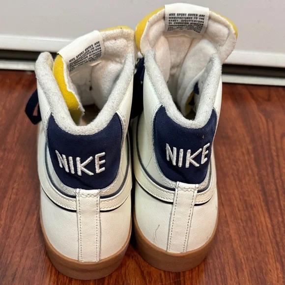 Nike High-Tops Blazer Mid 77 Premium  with Navy Gum Sneakers - Picture 4 of 8